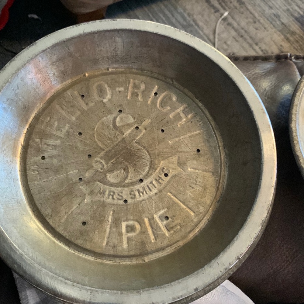 3 VINTAGE MELLO-RICH MRS. SMITH'S ADVERTISING STEEL PIE PLATES 9.5" DIAMETER